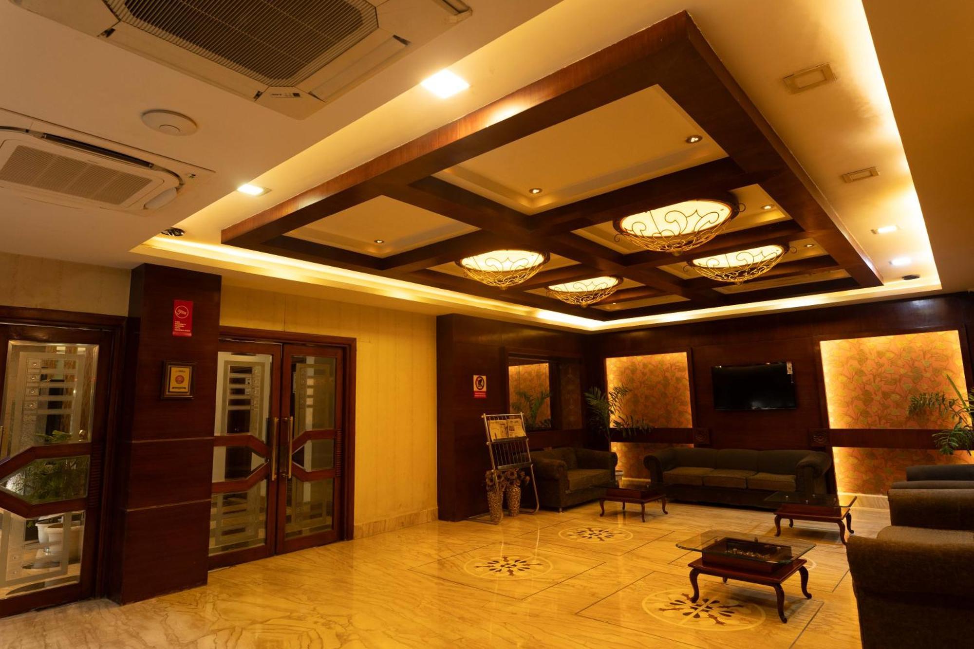 New Hotel Broadway Βαρανάσι Εξωτερικό φωτογραφία