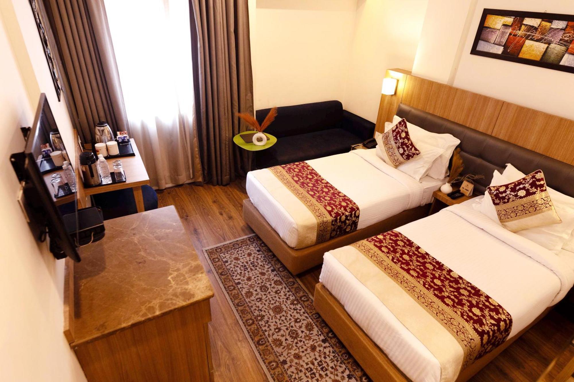 New Hotel Broadway Βαρανάσι Εξωτερικό φωτογραφία