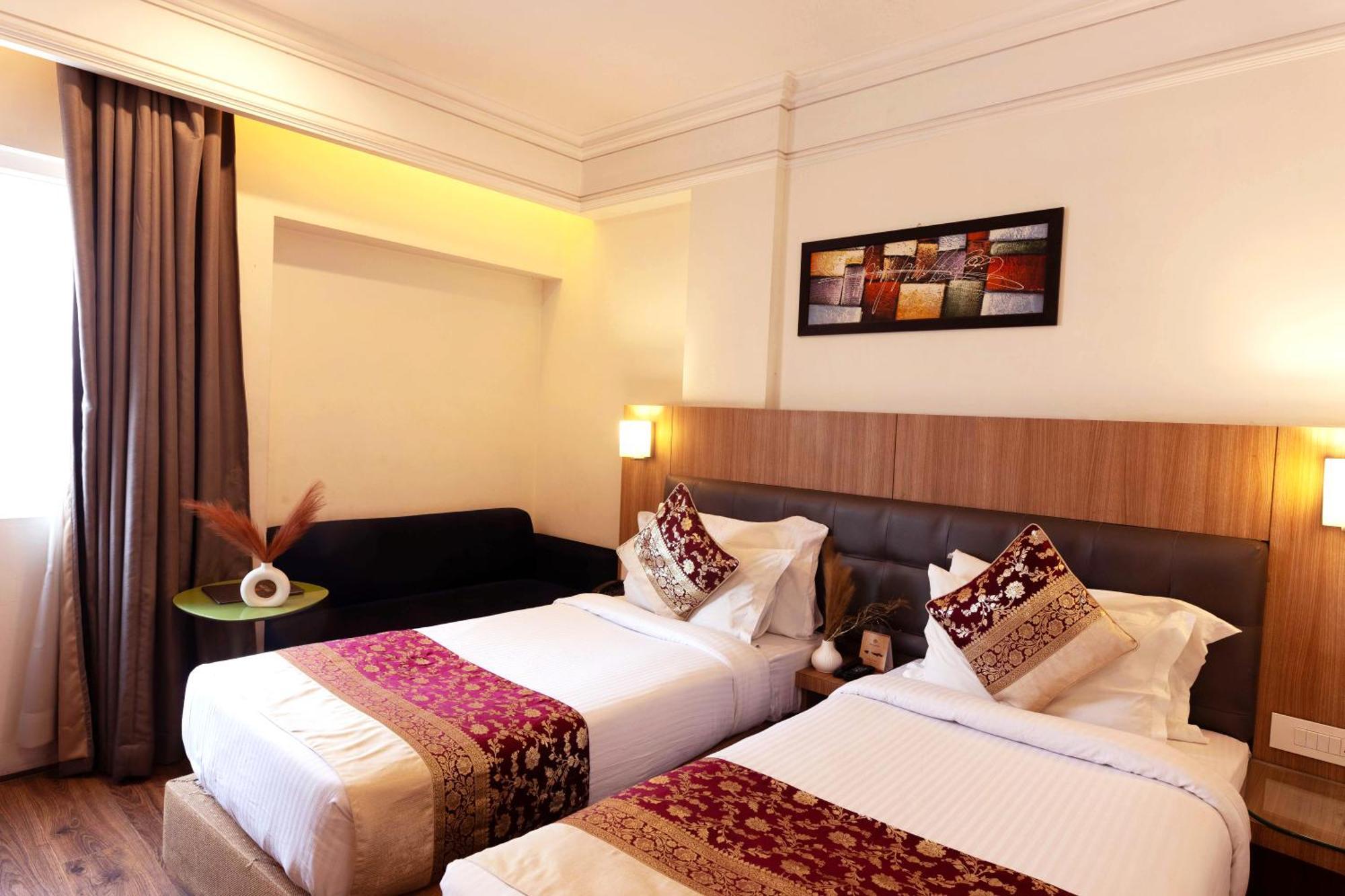 New Hotel Broadway Βαρανάσι Εξωτερικό φωτογραφία