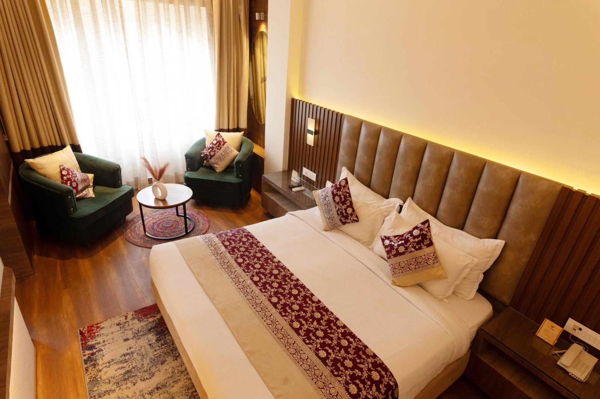 New Hotel Broadway Βαρανάσι Εξωτερικό φωτογραφία