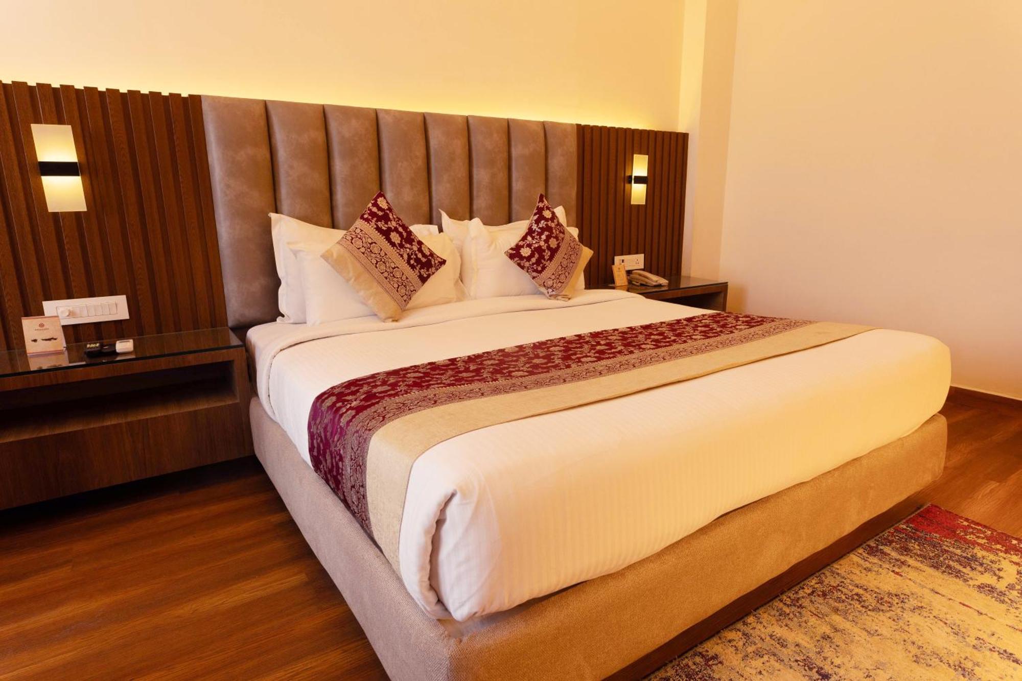 New Hotel Broadway Βαρανάσι Εξωτερικό φωτογραφία