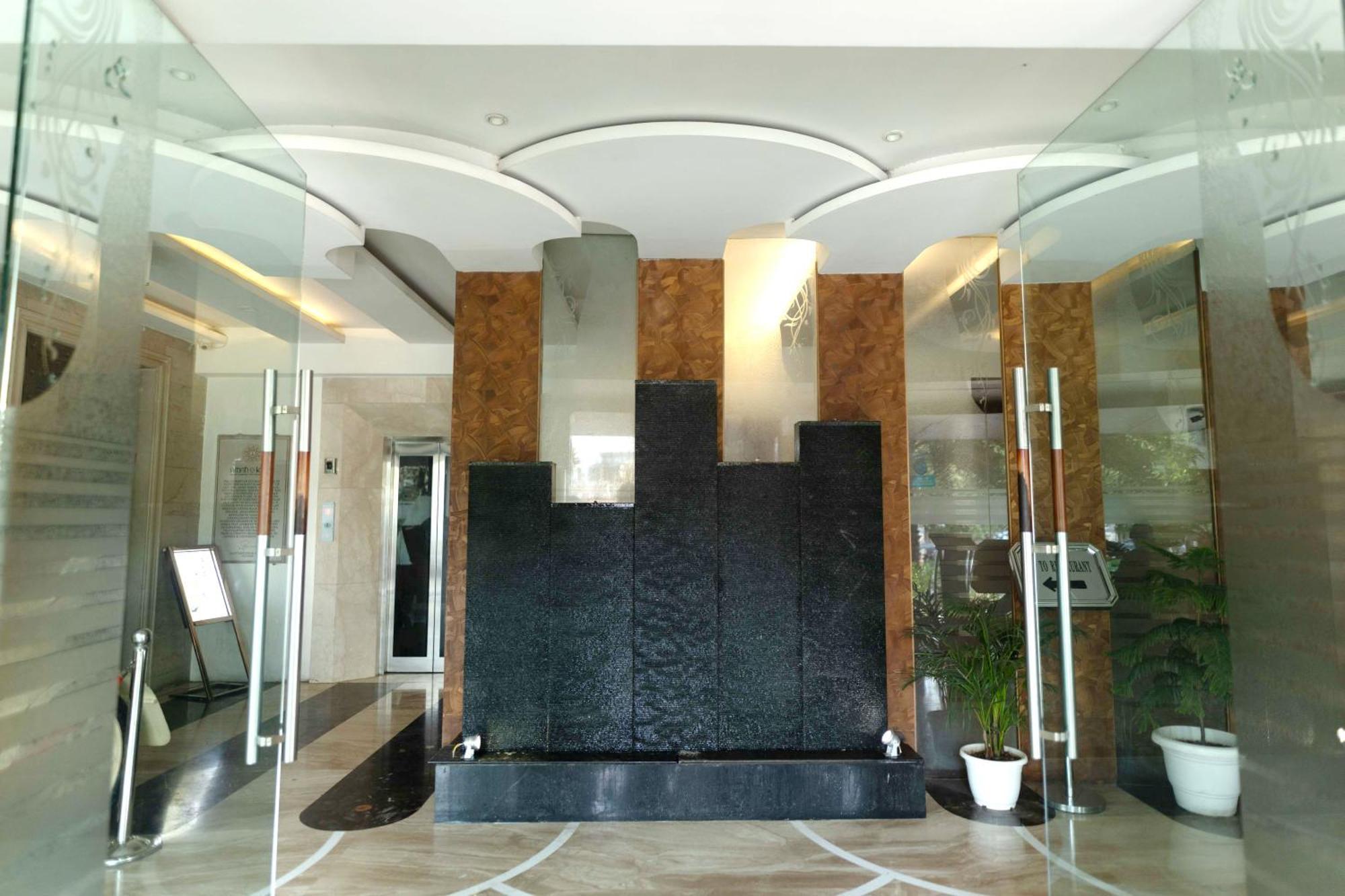 New Hotel Broadway Βαρανάσι Εξωτερικό φωτογραφία