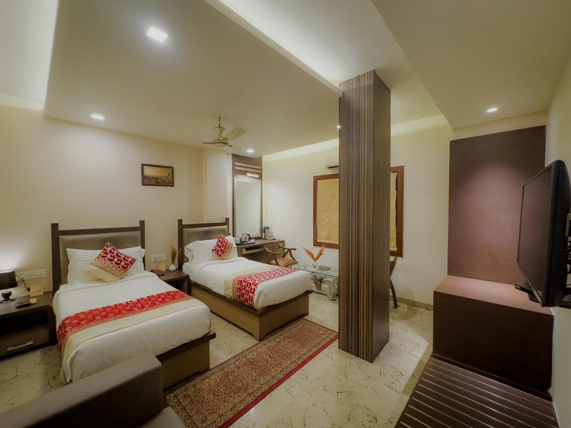 New Hotel Broadway Βαρανάσι Εξωτερικό φωτογραφία