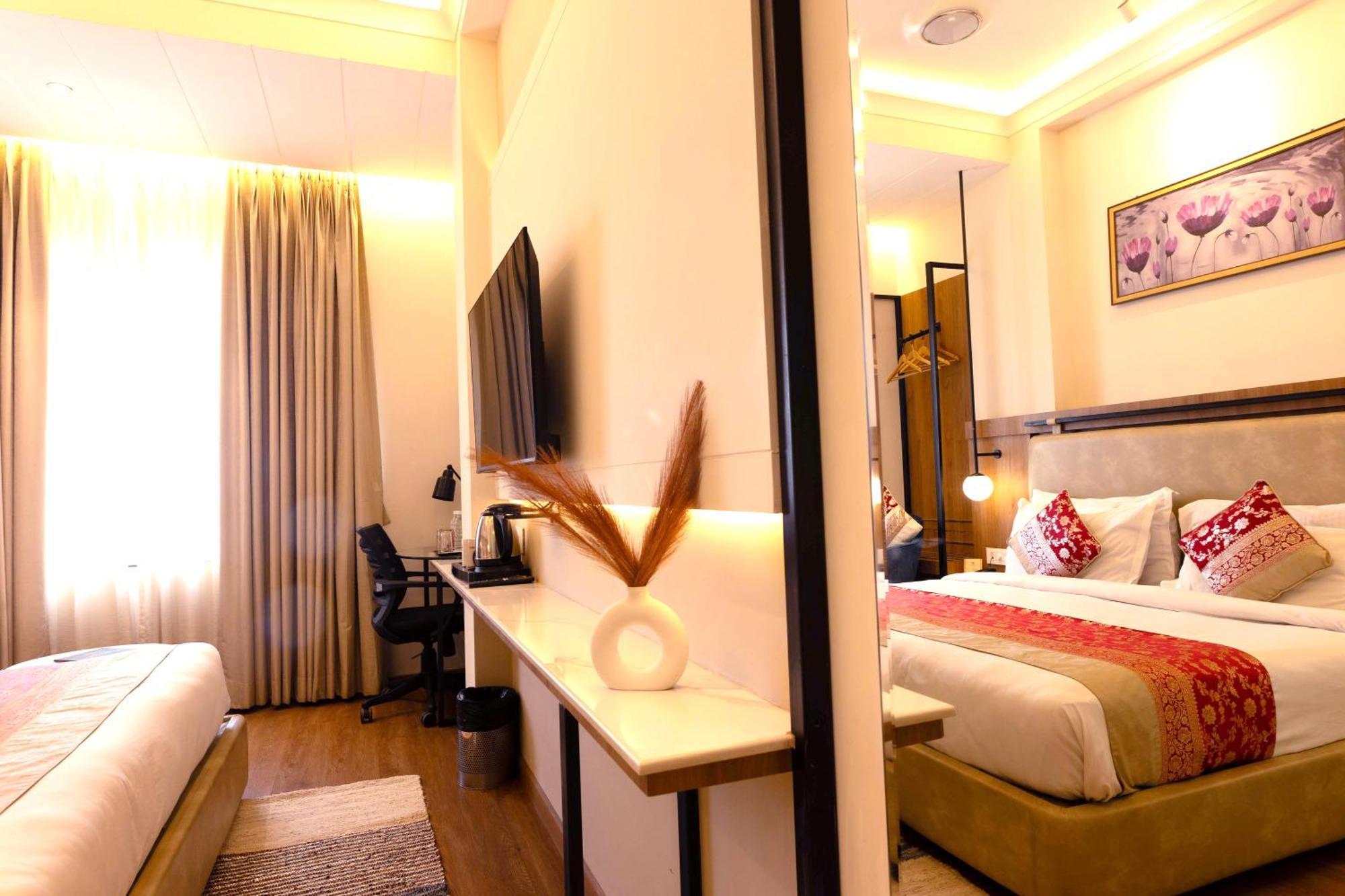 New Hotel Broadway Βαρανάσι Εξωτερικό φωτογραφία