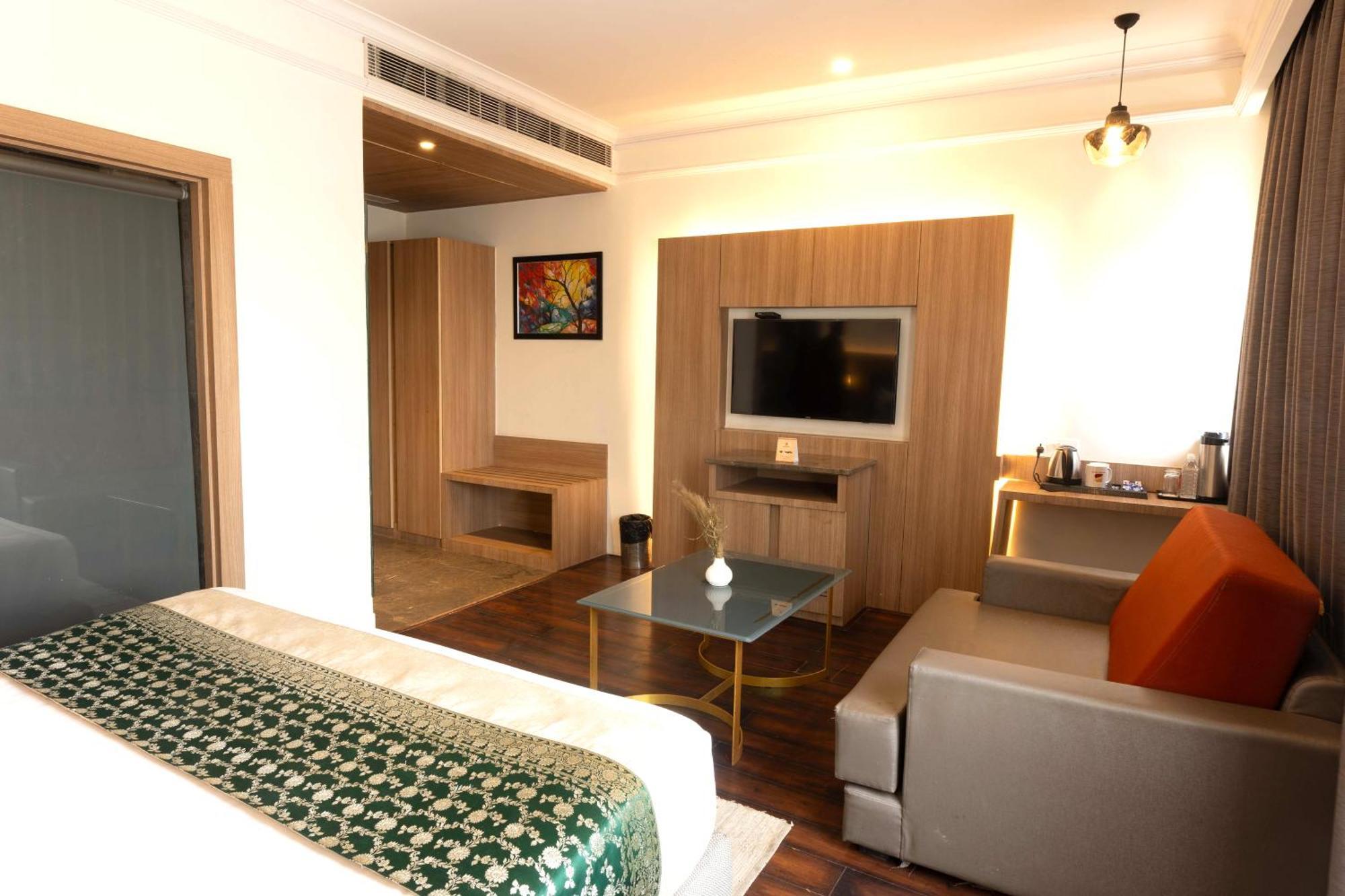 New Hotel Broadway Βαρανάσι Εξωτερικό φωτογραφία