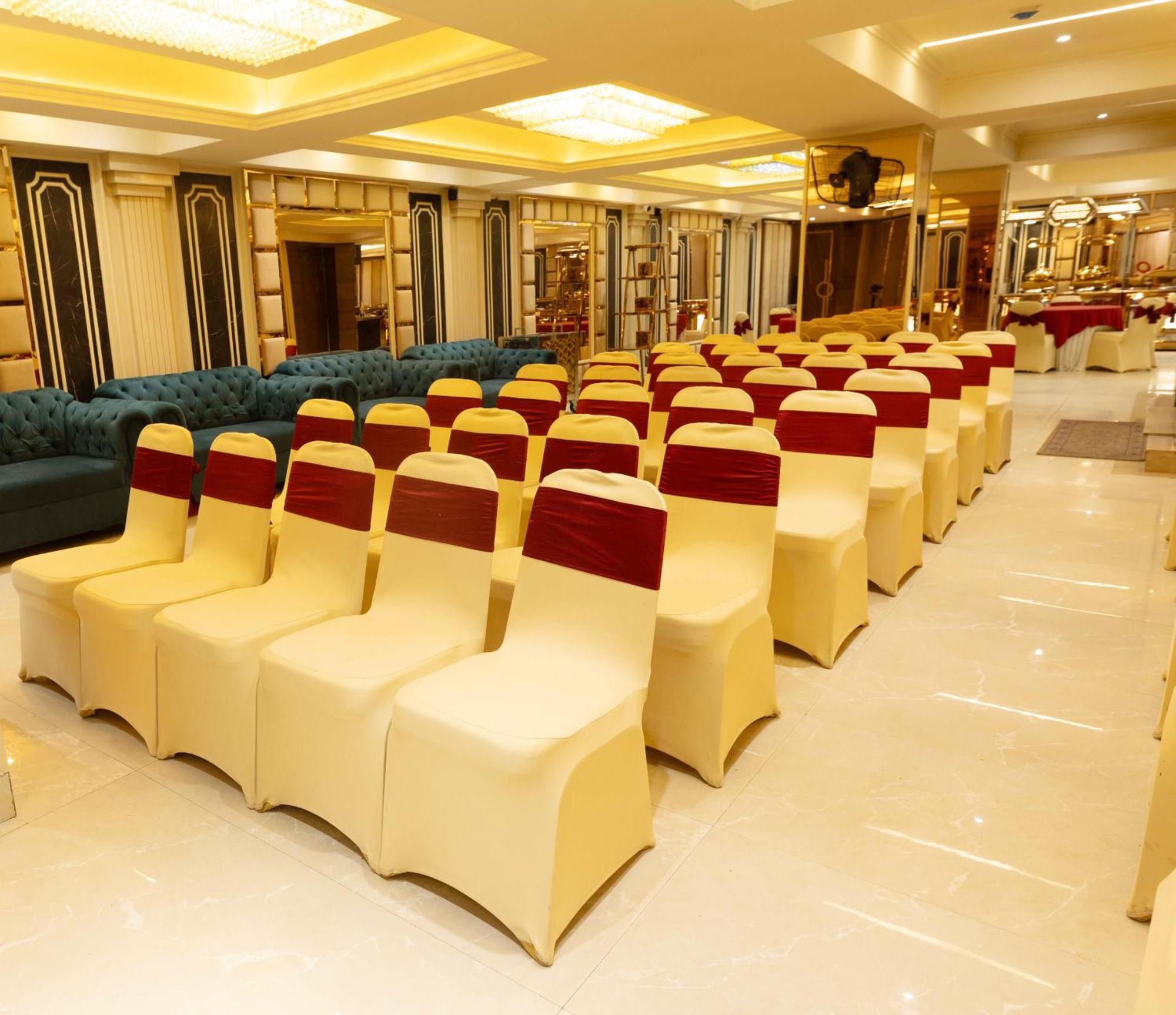 New Hotel Broadway Βαρανάσι Εξωτερικό φωτογραφία