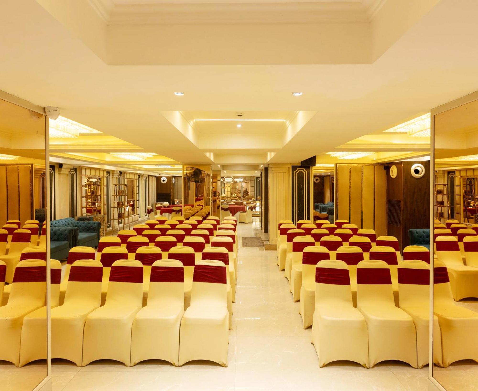 New Hotel Broadway Βαρανάσι Εξωτερικό φωτογραφία