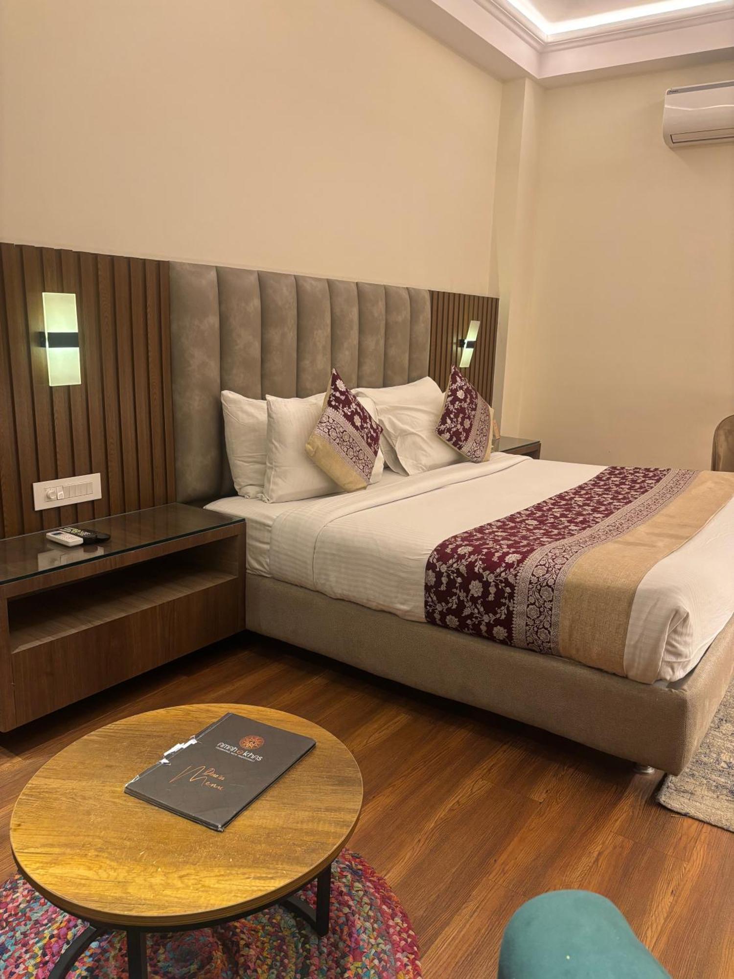 New Hotel Broadway Βαρανάσι Εξωτερικό φωτογραφία