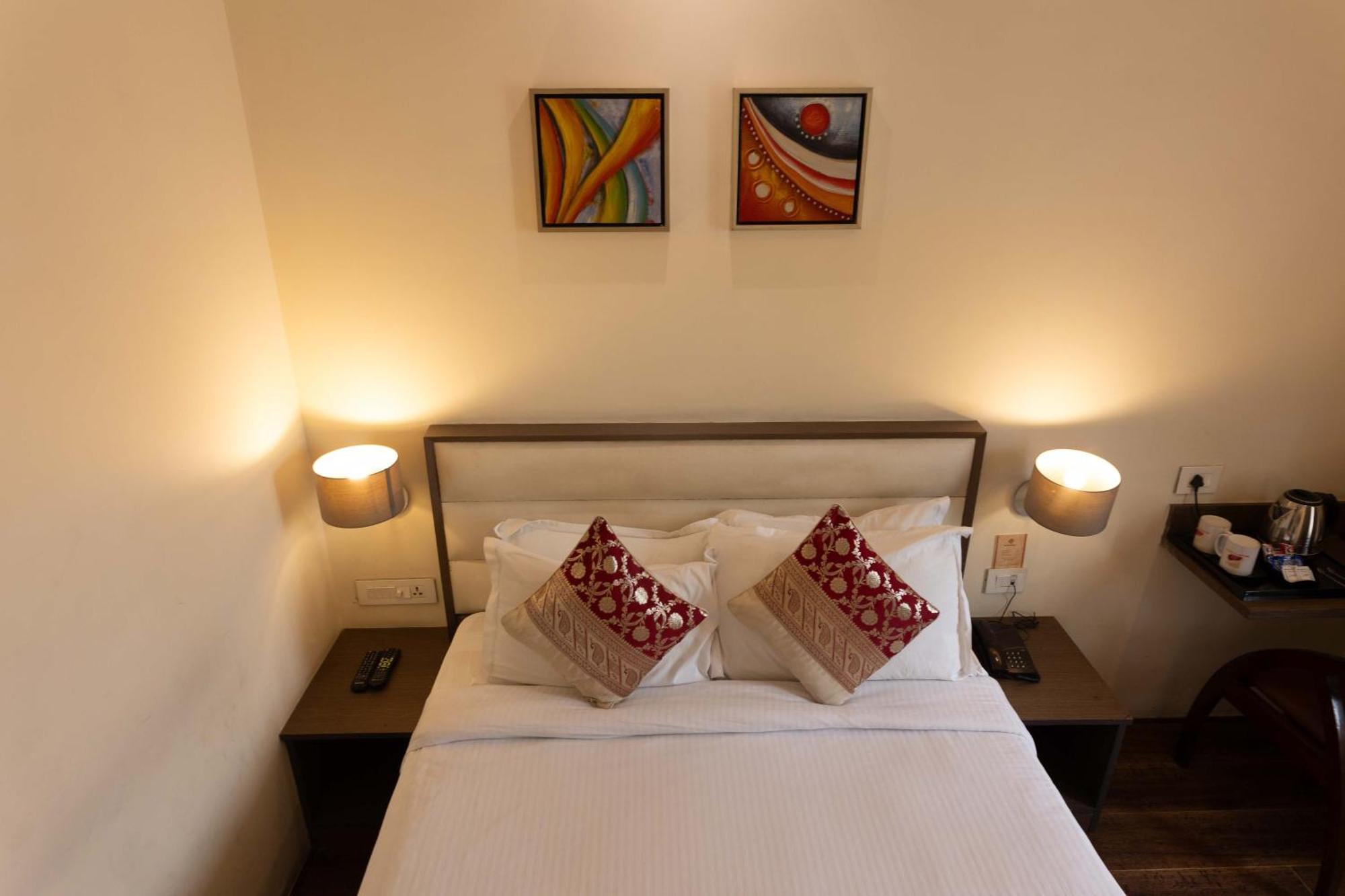 New Hotel Broadway Βαρανάσι Εξωτερικό φωτογραφία