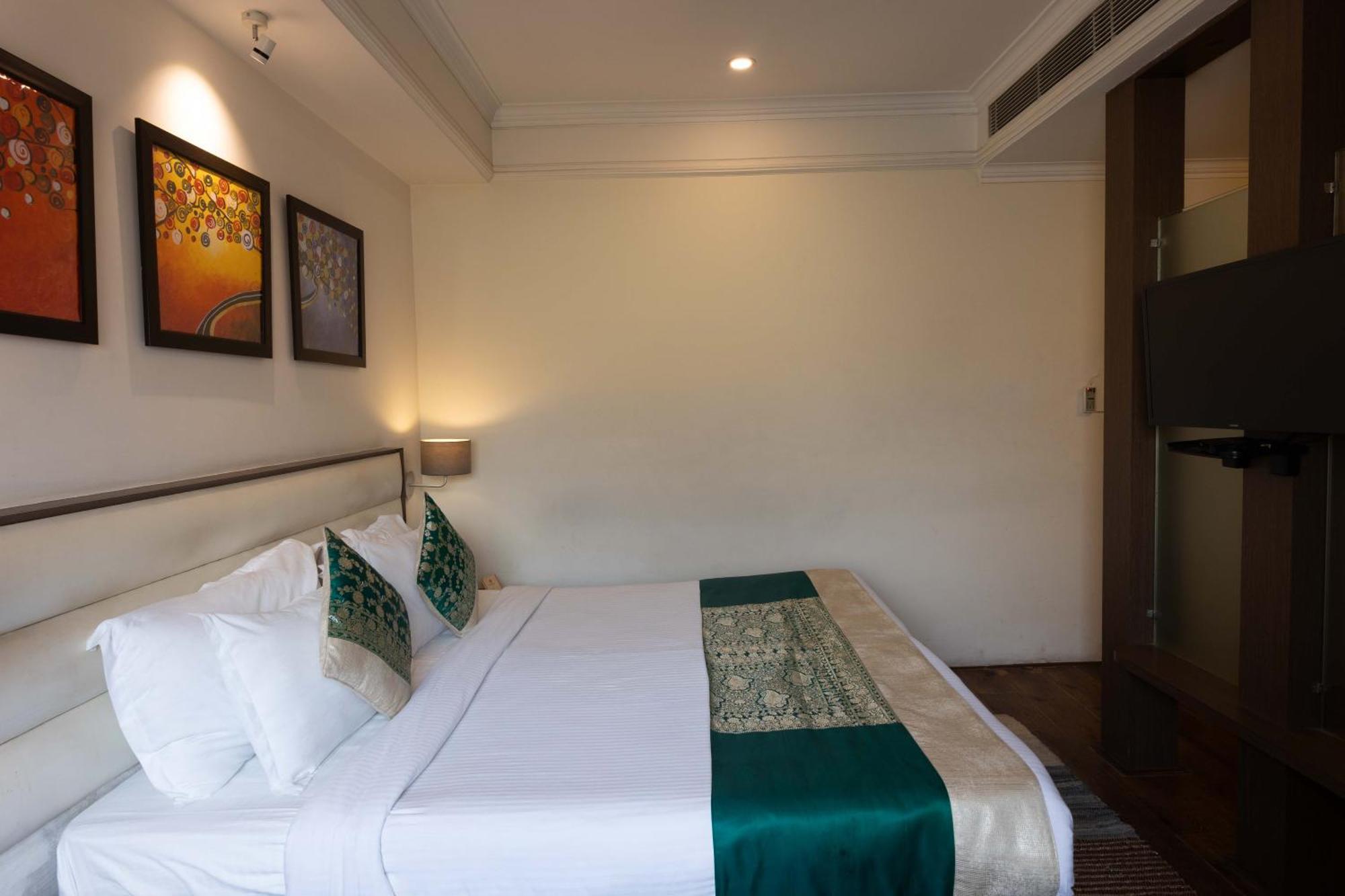 New Hotel Broadway Βαρανάσι Εξωτερικό φωτογραφία